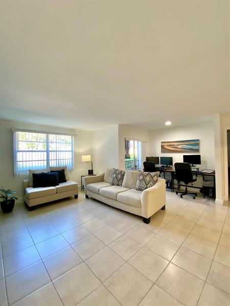 Image 6 of 21 For 1251 46th Ave  1505