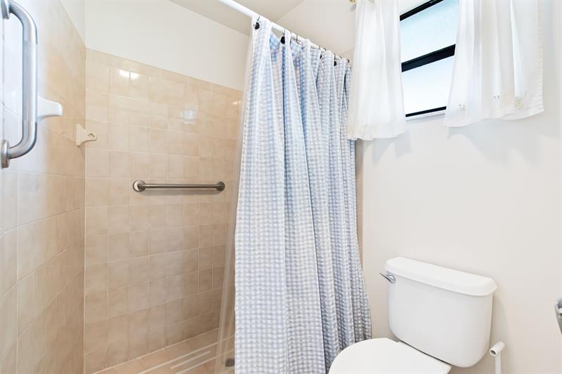 Image 15 of 25 For 479 Ashwood Pl  A37