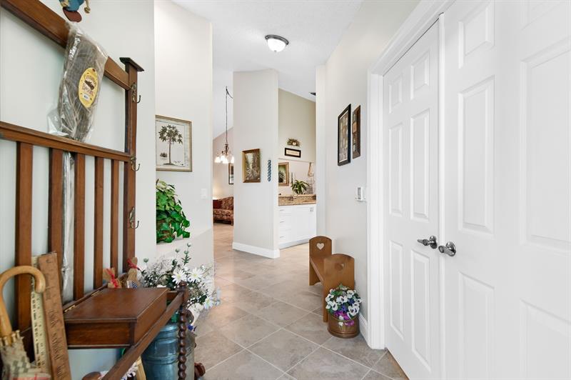 Image 3 of 25 For 479 Ashwood Pl  A37