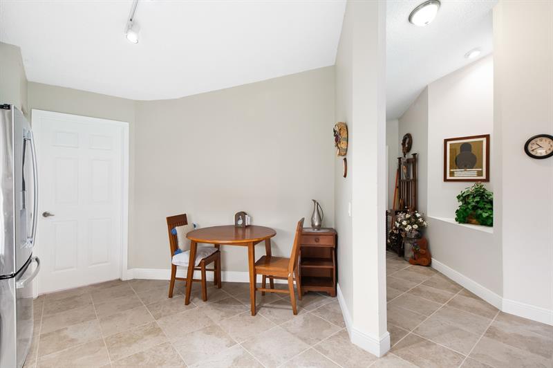 Image 7 of 25 For 479 Ashwood Pl  A37