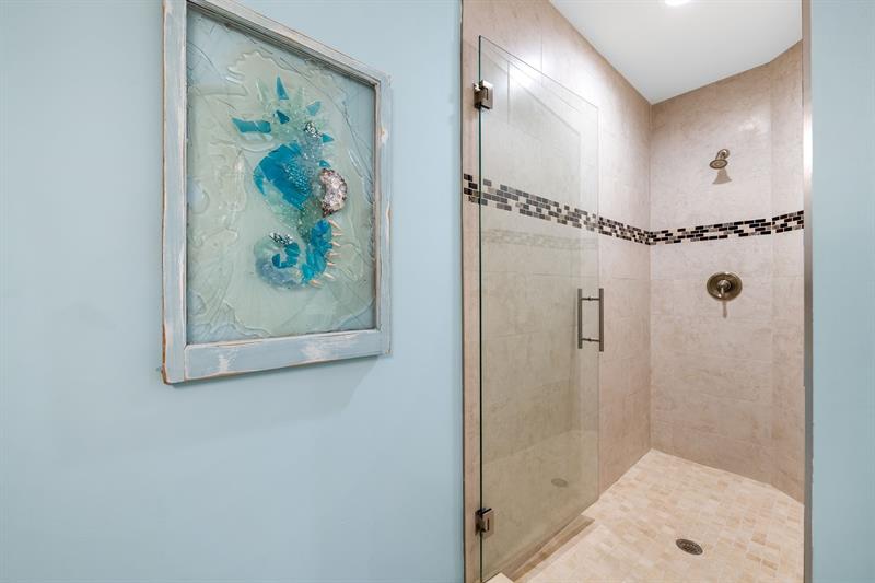 Image 13 of 28 For 919 17th Way