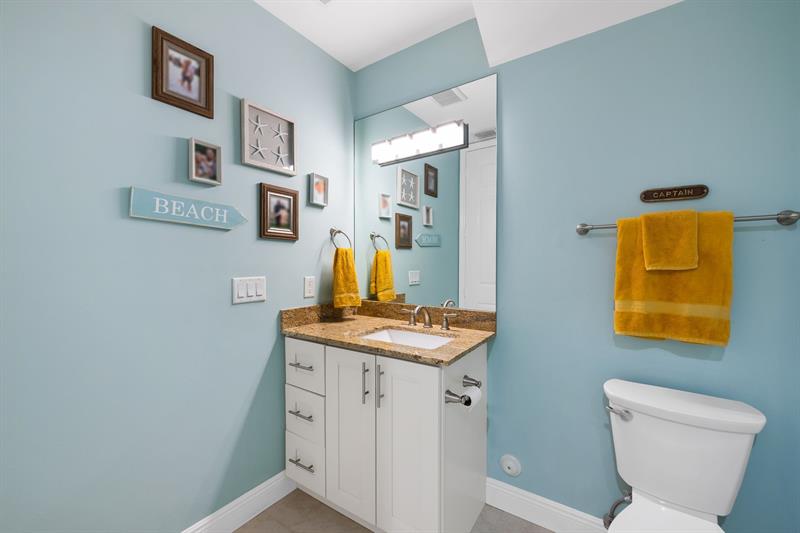 Image 14 of 28 For 919 17th Way