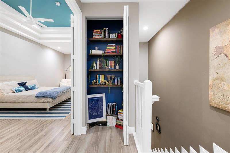 Image 16 of 28 For 919 17th Way