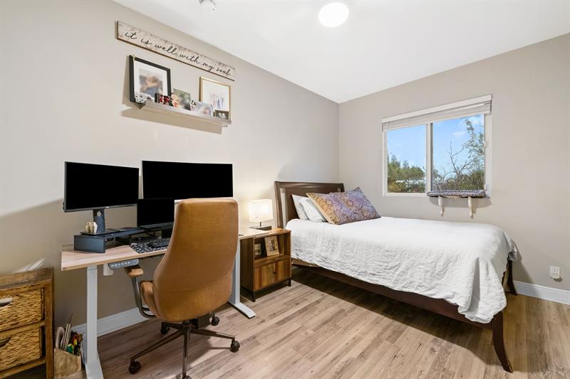 Image 24 of 28 For 919 17th Way
