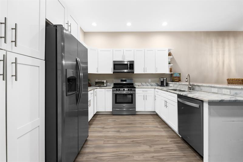 Image 8 of 28 For 919 17th Way