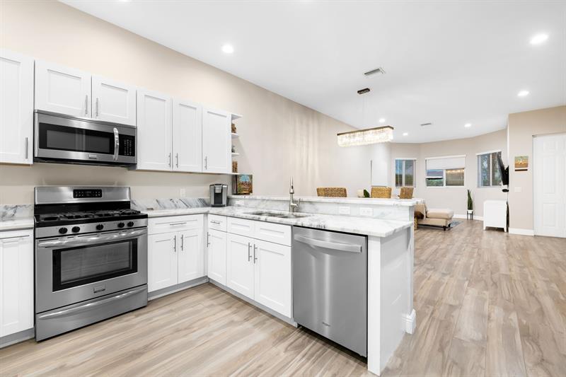 Image 9 of 28 For 919 17th Way