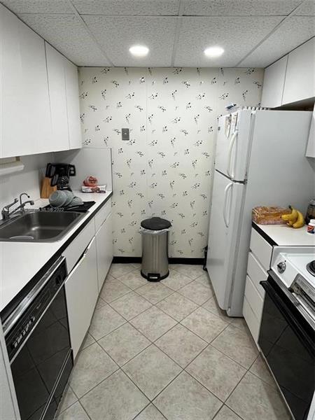 Image 3 of 5 For 111 Briny Ave  27-04