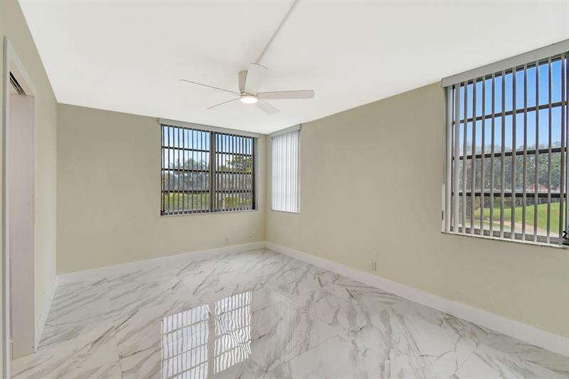 Image 10 of 37 For 9510 Seagrape Dr  201