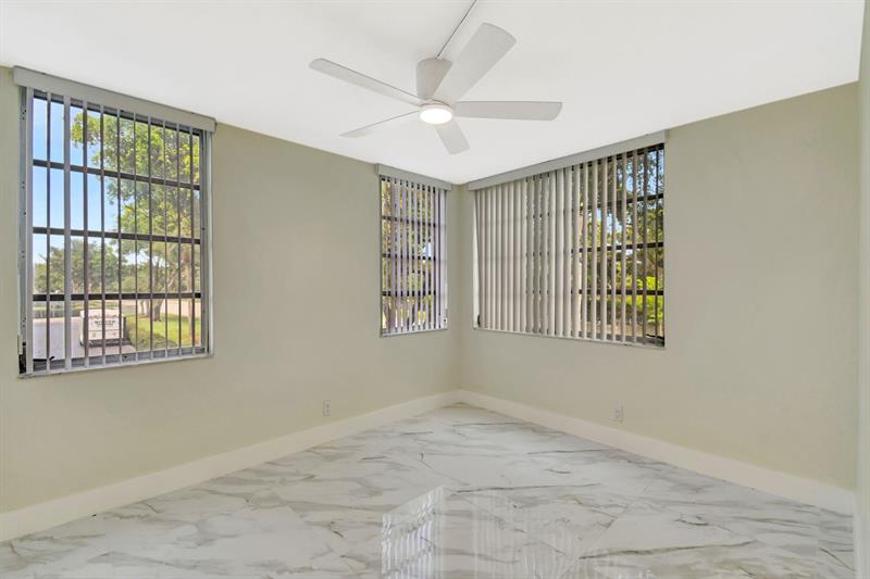 Image 12 of 37 For 9510 Seagrape Dr  201