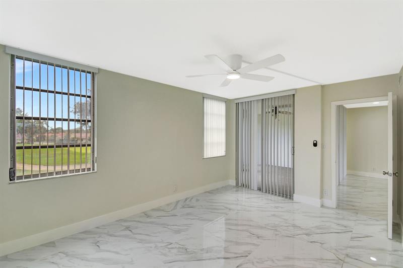 Image 13 of 37 For 9510 Seagrape Dr  201
