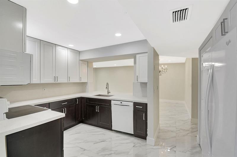 Image 2 of 37 For 9510 Seagrape Dr  201