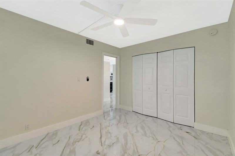 Image 20 of 37 For 9510 Seagrape Dr  201