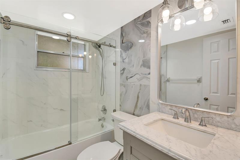 Image 23 of 37 For 9510 Seagrape Dr  201