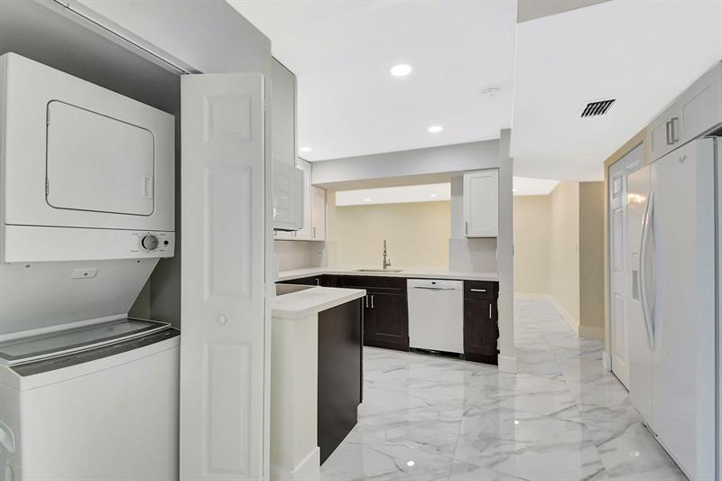 Image 24 of 37 For 9510 Seagrape Dr  201