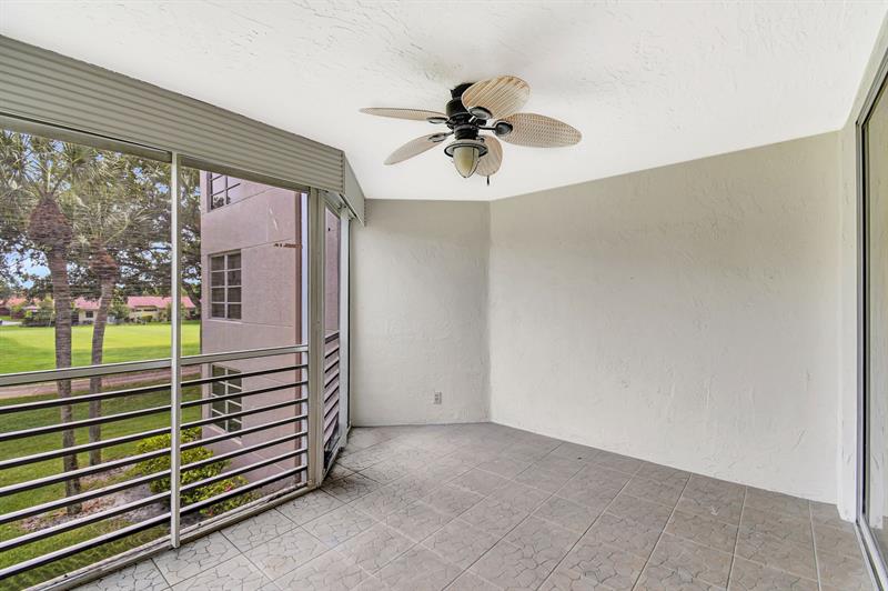 Image 28 of 37 For 9510 Seagrape Dr  201