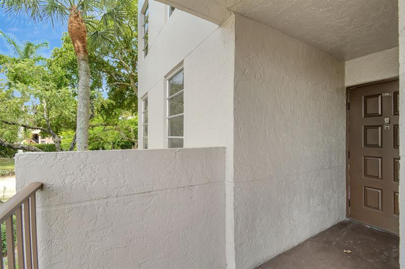 Image 30 of 37 For 9510 Seagrape Dr  201