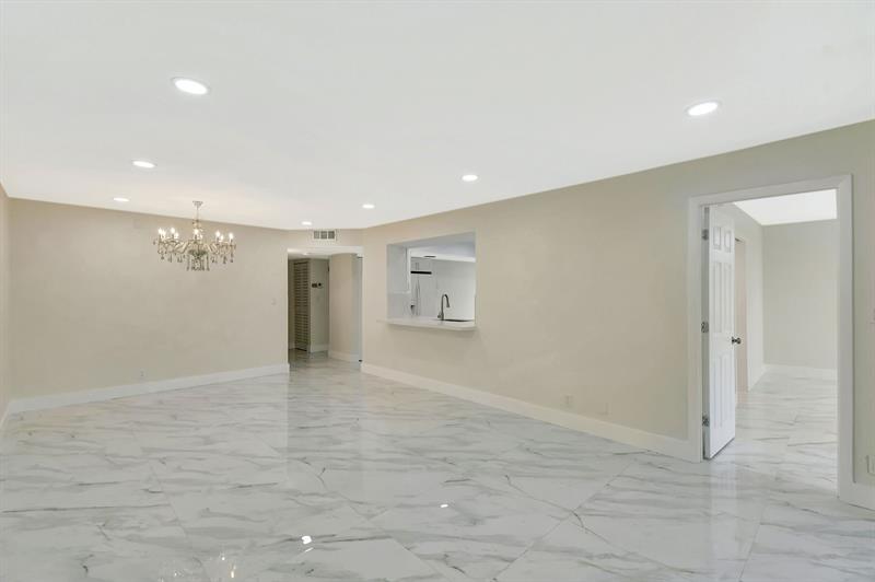 Image 8 of 37 For 9510 Seagrape Dr  201