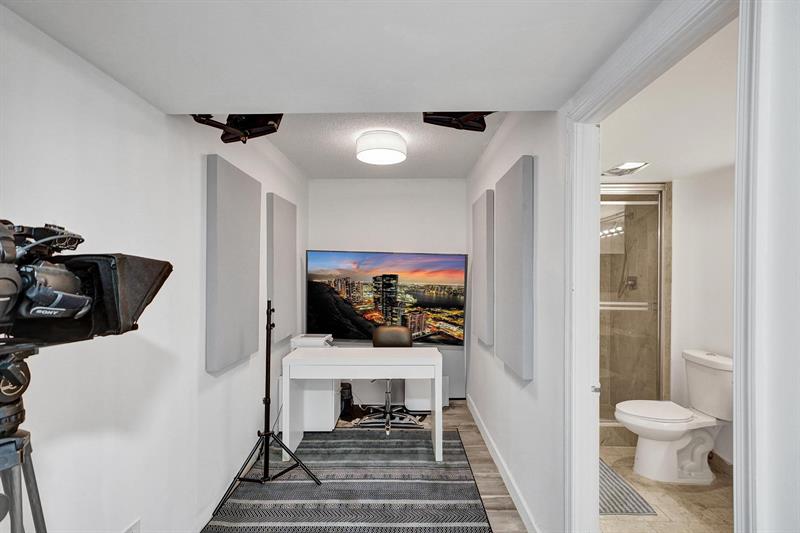 Image 45 of 72 For 1800 114th St  703