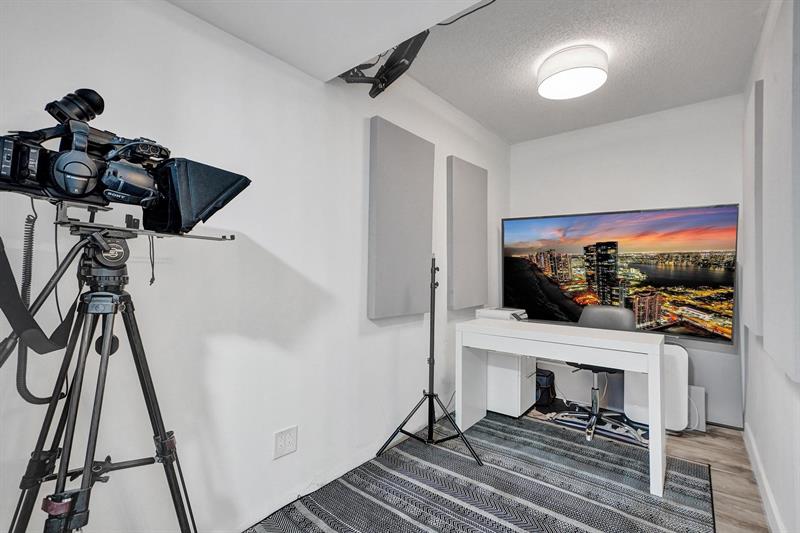 Image 46 of 72 For 1800 114th St  703