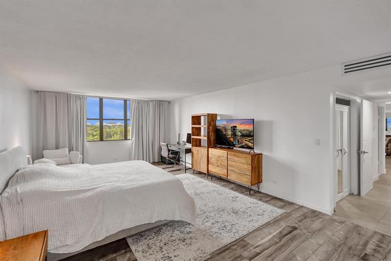 Image 51 of 72 For 1800 114th St  703