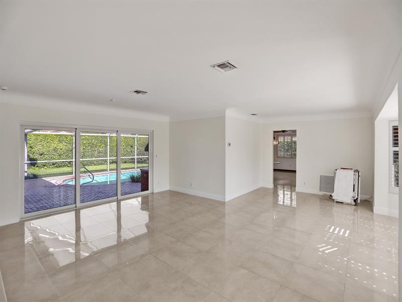 Image 4 of 44 For 4731 26th Ave