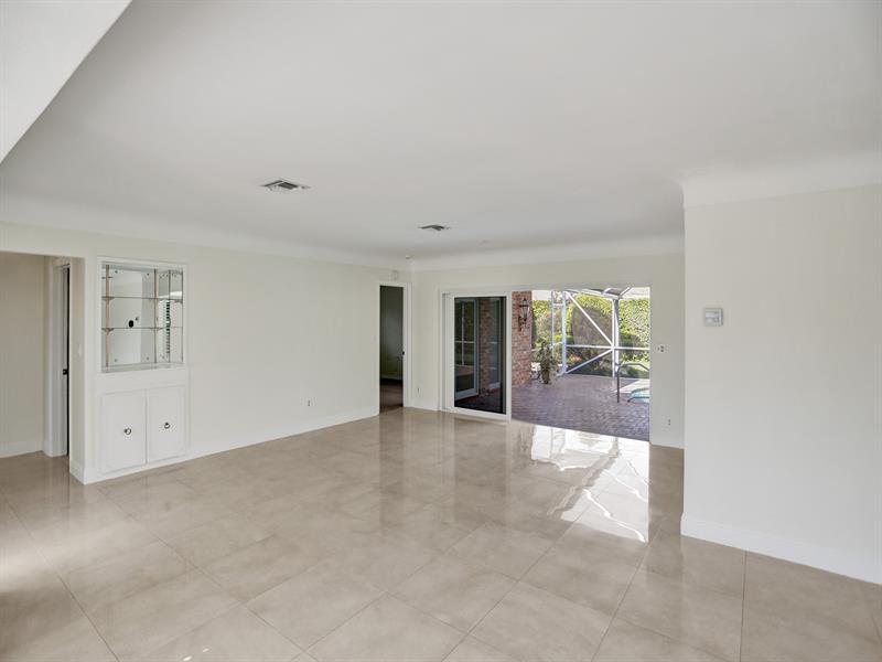 Image 7 of 44 For 4731 26th Ave