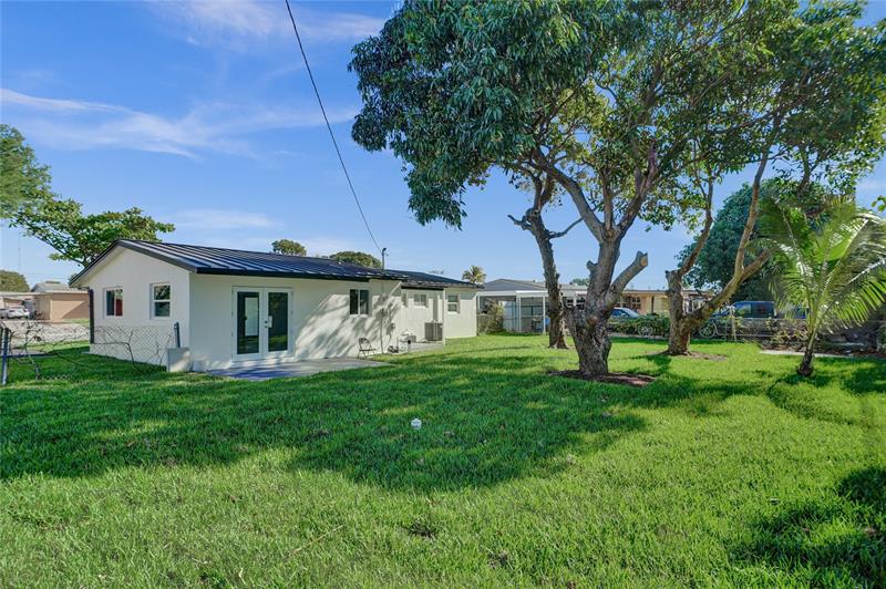 Image 16 of 42 For 1330 190th St