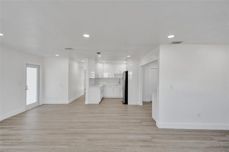 Image 23 of 42 For 1330 190th St