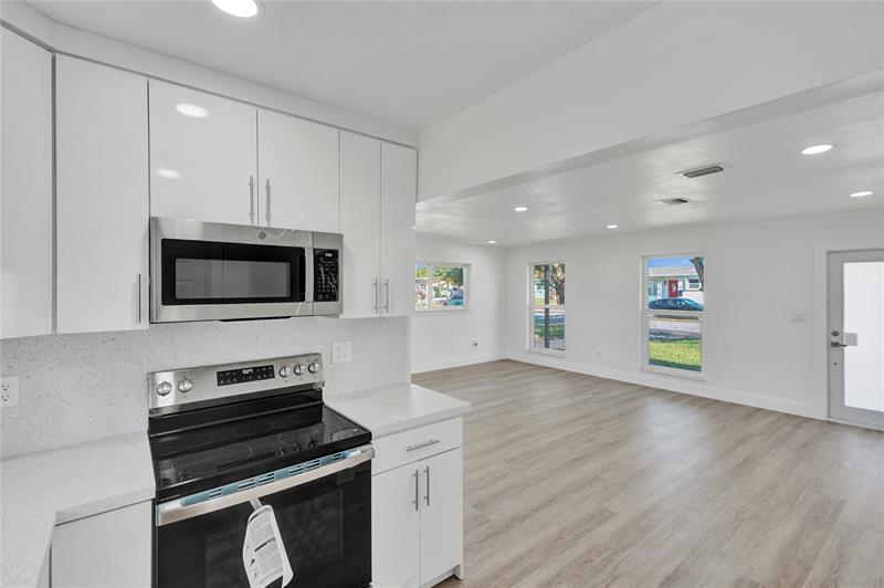 Image 29 of 42 For 1330 190th St
