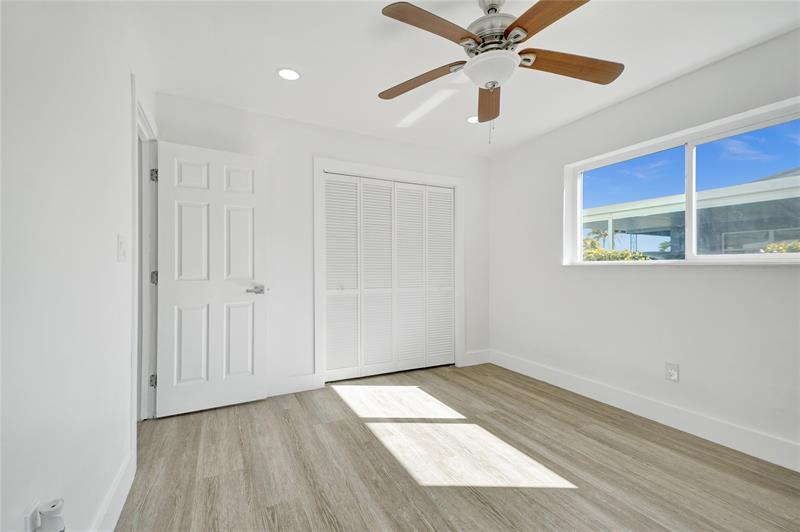 Image 34 of 42 For 1330 190th St
