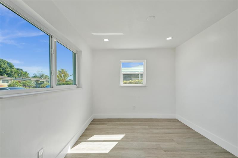 Image 39 of 42 For 1330 190th St