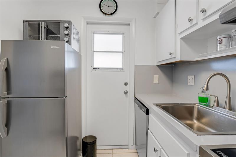 Image 12 of 46 For 2050 39th St  307-e