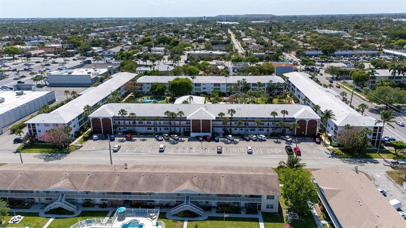 Image 33 of 46 For 2050 39th St  307-e