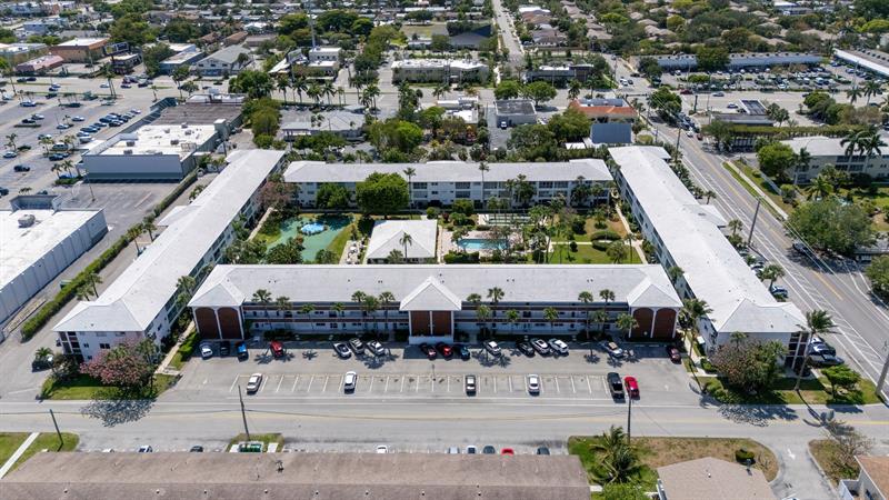 Image 34 of 46 For 2050 39th St  307-e