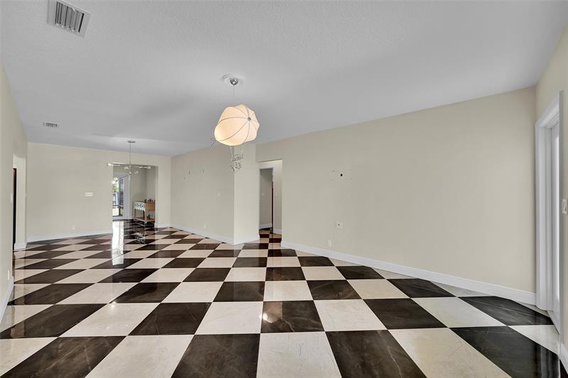 Image 13 of 38 For 1107 Adams St