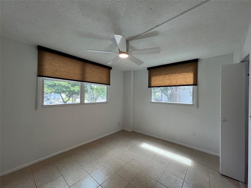 Image 21 of 29 For 117 Royal Park Drive  2a