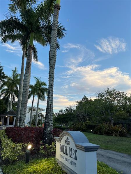 Image 31 of 32 For 117 Royal Park Drive  2a