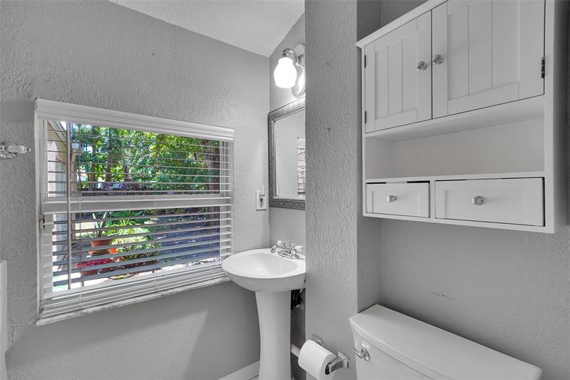 Image 18 of 97 For 1438 Fletcher St