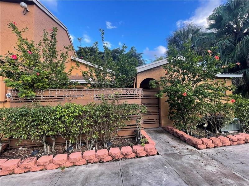 Image 2 of 10 For 8007 71st Ct