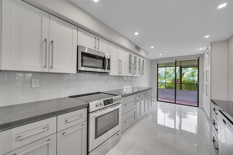 Image 12 of 42 For 1460 Sheridan St  17d
