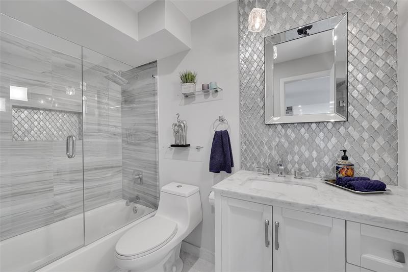 Image 21 of 42 For 1460 Sheridan St  17d