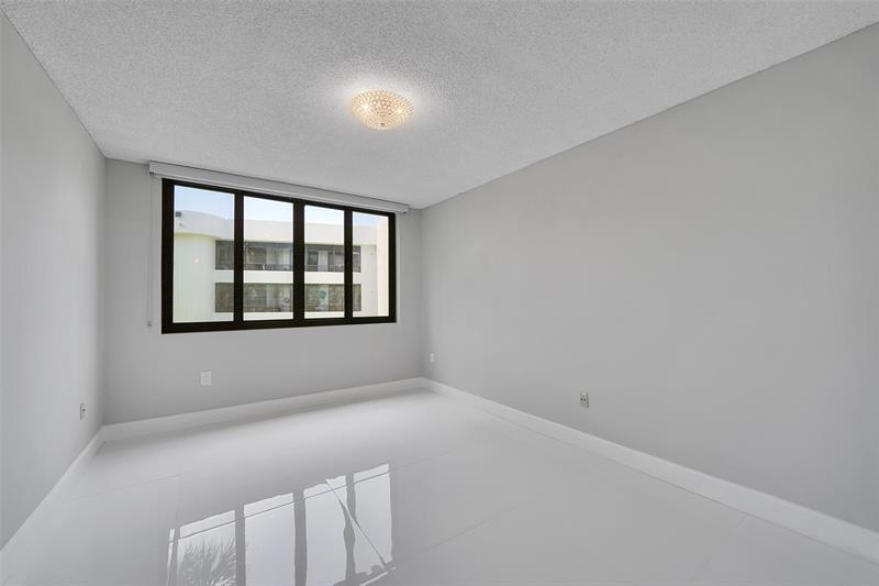 Image 22 of 42 For 1460 Sheridan St  17d