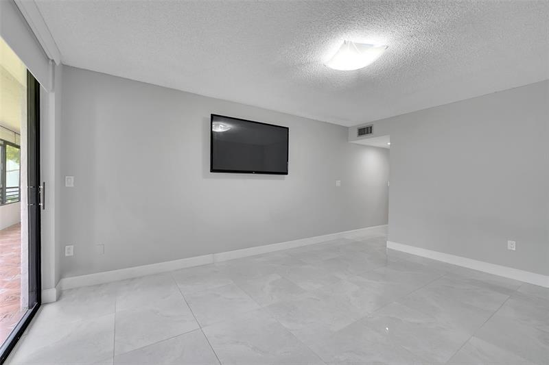 Image 27 of 42 For 1460 Sheridan St  17d