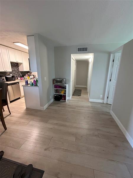 Image 8 of 22 For 1230 Old Boynton Rd  214