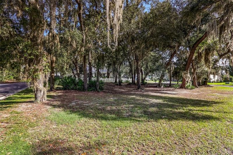Image 4 of 12 For 28963 Grandview Manor