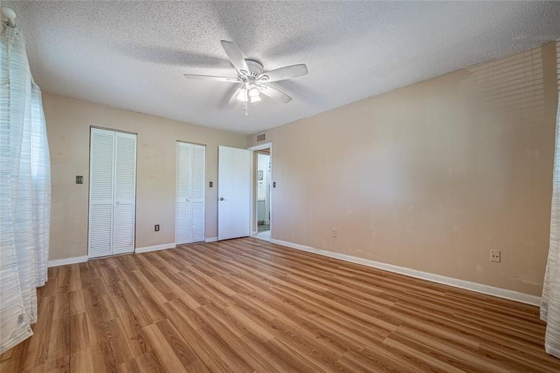 Image 10 of 29 For 9998 Belfort Cir  9998