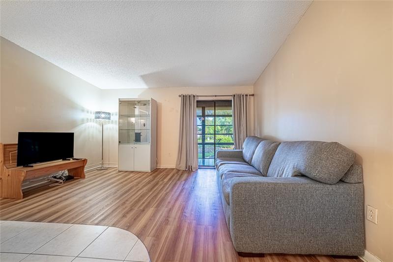 Image 17 of 29 For 9998 Belfort Cir  9998