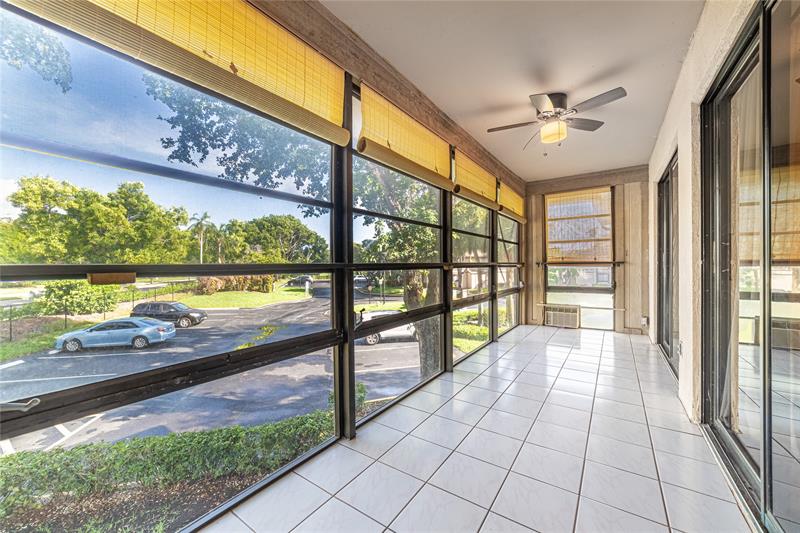 Image 20 of 29 For 9998 Belfort Cir  9998