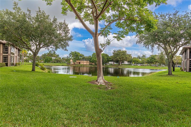 Image 26 of 29 For 9998 Belfort Cir  9998
