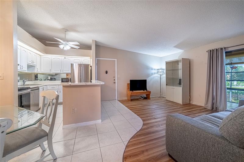 Image 4 of 29 For 9998 Belfort Cir  9998